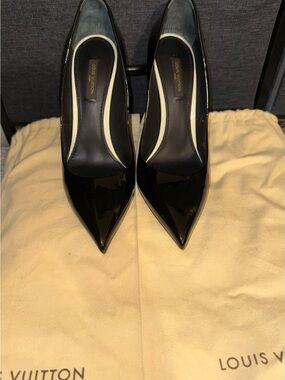 Louis Vuitton Black Patent Pointed Toe Pumps